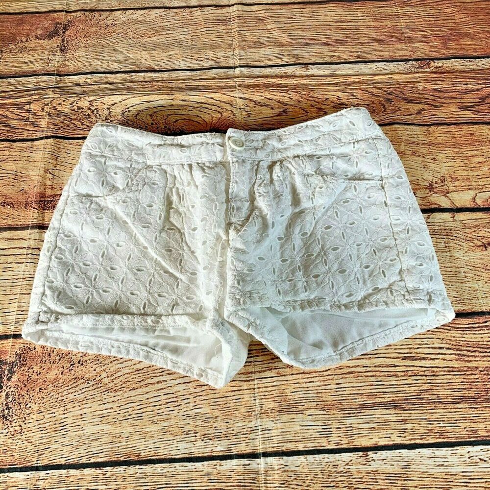 Cherokee Girl’s Embroidered Shorts L 10